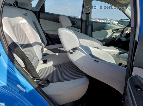 KM8K22AB3NU779565 2022 HYUNDAI KONA Blue Widok wnętrza z tyłu