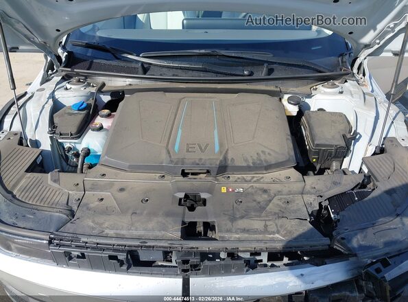 KM8KN4AE2PU145292 2023 HYUNDAI IONIQ 5 Silver Rear view