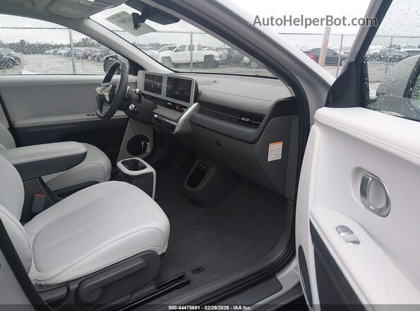 KM8KNDAF1PU206141 2023 HYUNDAI IONIQ 5 Gray Widok wnętrza z przodu