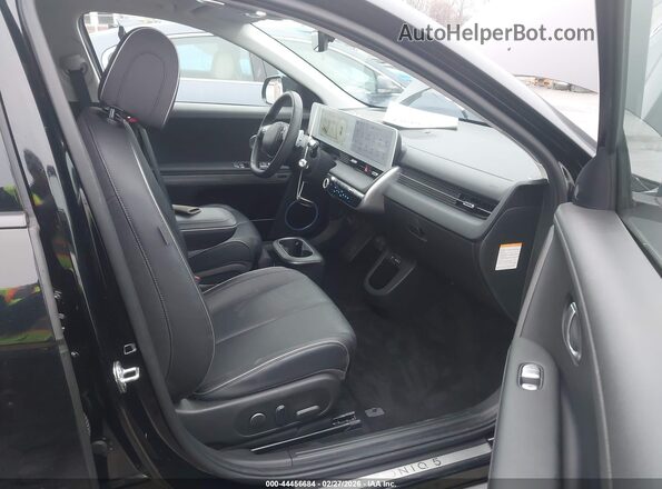 KM8KR4AE6PU200833 2023 HYUNDAI IONIQ 5 Black წინა სალონის ხედი