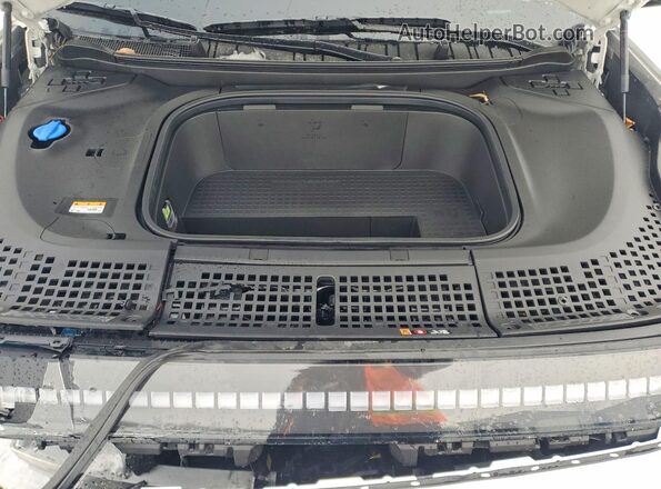 KM8MUFS33TA013139 2026 HYUNDAI IONIQ Белый Вид подкапотного пространства