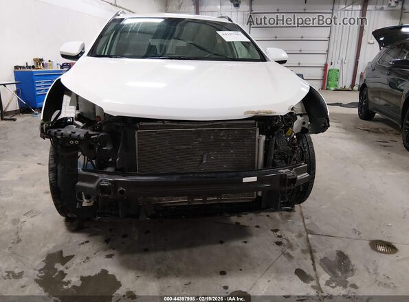 KM8SMDHF2JU285741 2018 HYUNDAI SANTA FE White Vista frontal