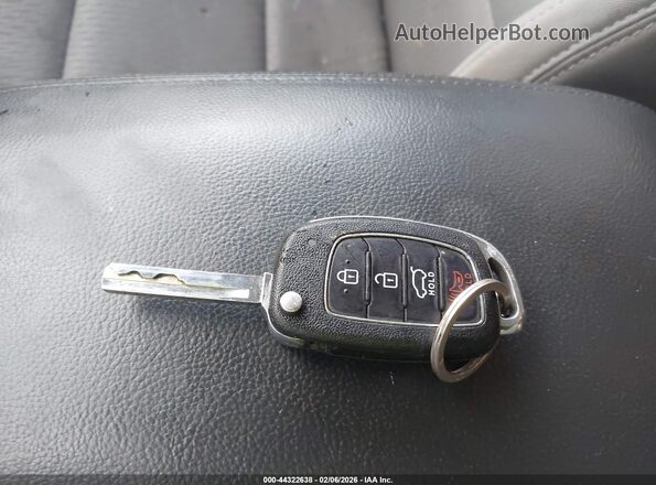 KM8SMDHFXKU305669 2019 HYUNDAI SANTA FE XL Silver Vista del salpicadero