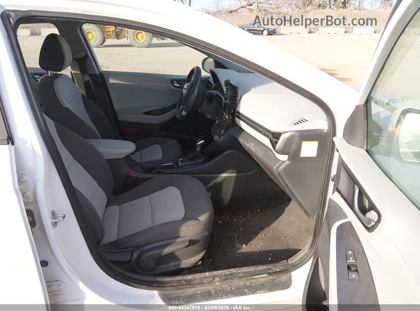 KMHC65LC2LU219016 2020 HYUNDAI IONIQ HYBRID White Вид салону спереду