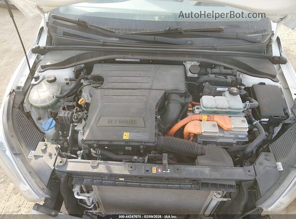 KMHC65LC2LU219016 2020 HYUNDAI IONIQ HYBRID White Вид ззаду