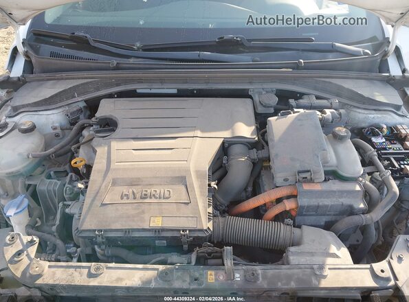 KMHC65LC5HU037348 2017 HYUNDAI IONIQ HYBRID White Rear view