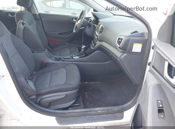 KMHC65LC5HU037348 2017 HYUNDAI IONIQ HYBRID White Front interior view
