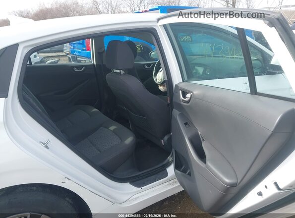 KMHC65LC8JU076229 2018 HYUNDAI IONIQ HYBRID White VIN կոդի պիտակի տեսք
