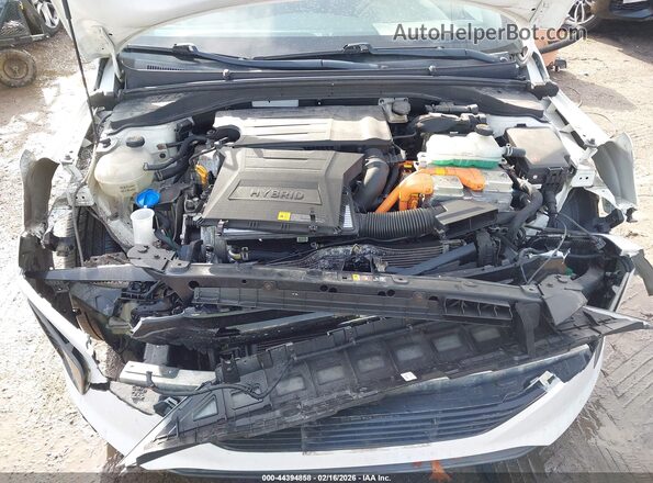 KMHC65LC8JU076229 2018 HYUNDAI IONIQ HYBRID White Հետևի տեսք