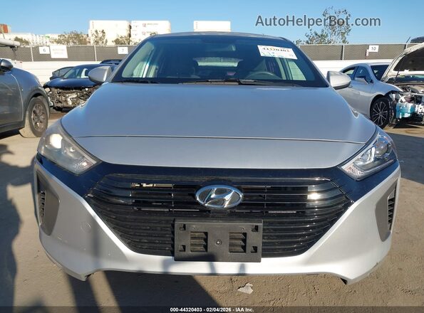 KMHC65LC9JU065305 2018 HYUNDAI IONIQ HYBRID Silver Widok wnętrza z tyłu