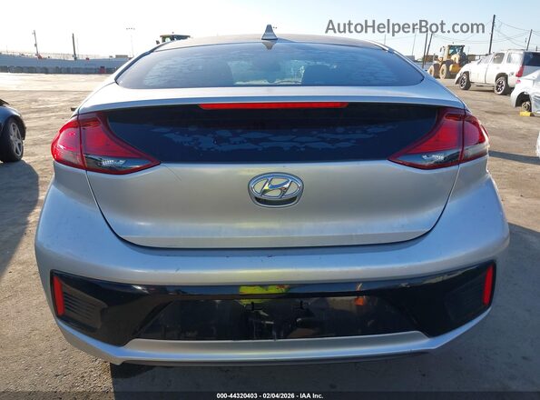 KMHC65LC9JU065305 2018 HYUNDAI IONIQ HYBRID Silver 
