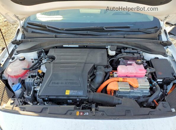 KMHC65LD9MU251357 2021 HYUNDAI IONIQ White ძრავის განყოფილების ხედი