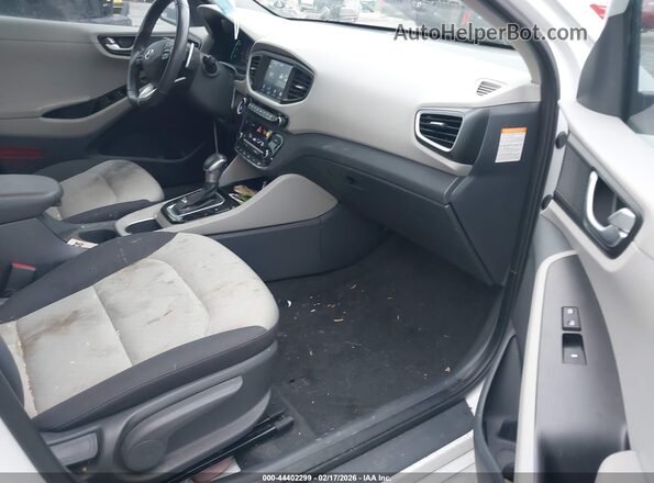 KMHC75LC1KU116973 2019 HYUNDAI IONIQ HYBRID White Widok wnętrza z przodu
