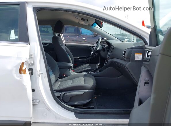 KMHC75LC4HU028072 2017 HYUNDAI IONIQ HYBRID White Vista interior delantera