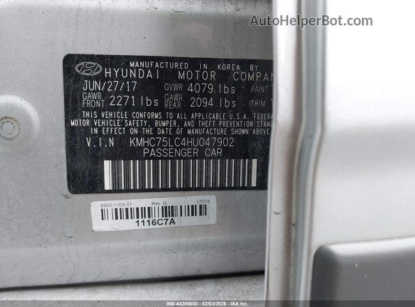 KMHC75LC4HU047902 2017 HYUNDAI IONIQ HYBRID White Vista del compartimento del motor