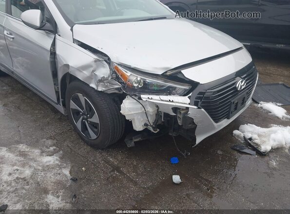 KMHC75LC4HU047902 2017 HYUNDAI IONIQ HYBRID White Vista frontal