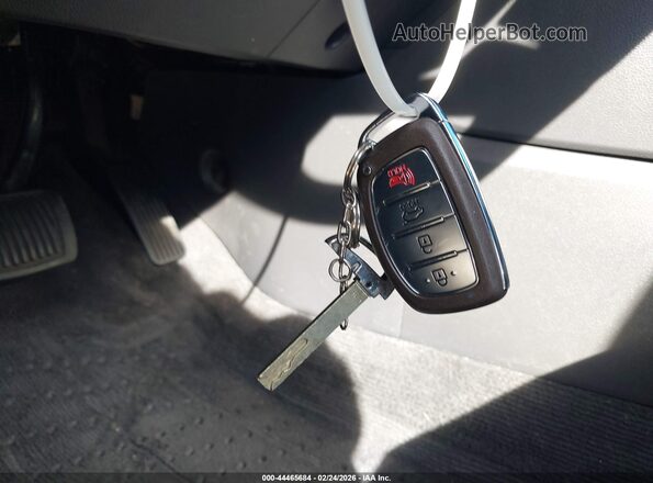 KMHC75LC5HU031577 2017 HYUNDAI IONIQ HYBRID Black Widok deski rozdzielczej