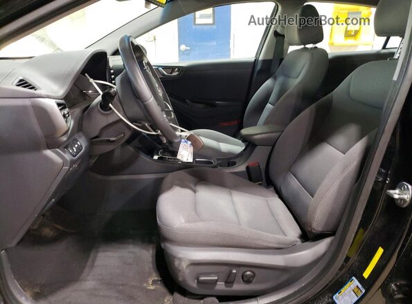 KMHC75LD1MU249776 2021 HYUNDAI IONIQ Black Widok wnętrza z przodu