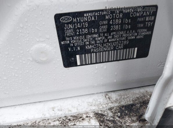 KMHC75LH2KU052289 2019 HYUNDAI IONIQ ELECTRIC Turquoise Engine compartment view