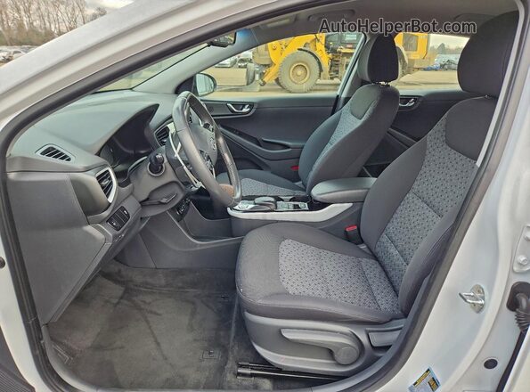 KMHC75LH9KU045193 2019 HYUNDAI IONIQ Белый Вид салона спереди