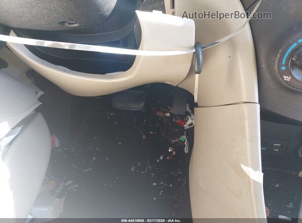 KMHCT4AE5GU128531 2016 HYUNDAI ACCENT Red Widok deski rozdzielczej