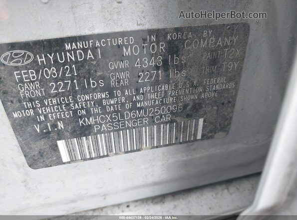 KMHCX5LD6MU250096 2021 HYUNDAI IONIQ PLUG-IN HYBRID Silver Vista del compartimento del motor