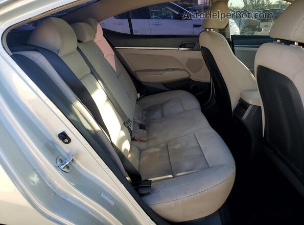 KMHD74LFXHU092531 2017 HYUNDAI ELANTRA Silver Widok tylnych siedzeń