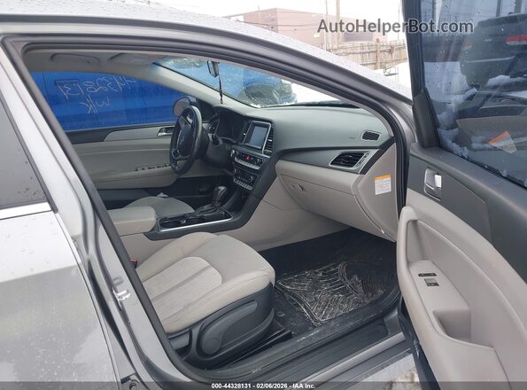 KMHE24L30KA084553 2019 HYUNDAI SONATA HYBRID Серый Вид салона спереди