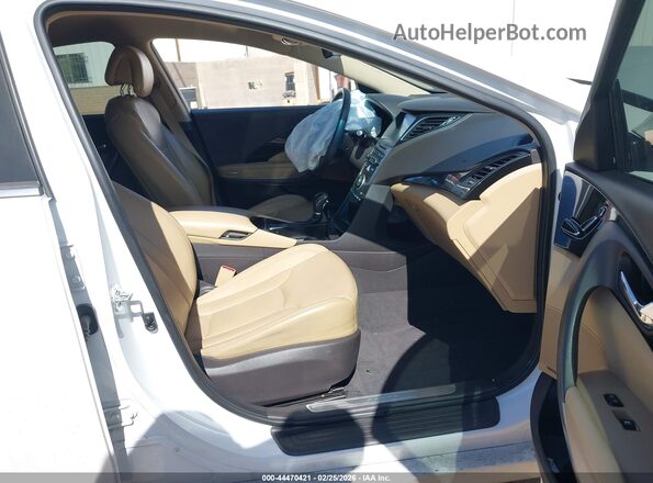 KMHFG4JG3HA587675 2017 HYUNDAI AZERA Белый Вид салона спереди