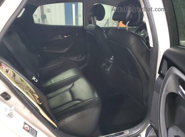 KMHFH4JG3HA590489 2017 HYUNDAI AZERA White Vista de los asientos traseros