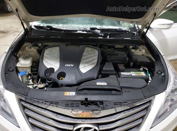KMHFH4JG3HA590489 2017 HYUNDAI AZERA White Vista interior trasera