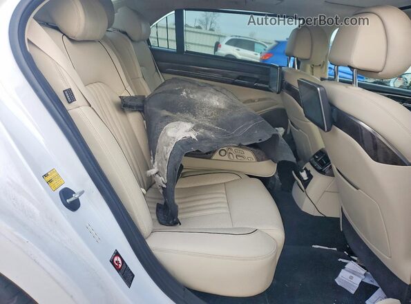 KMHG54JH4KU050709 2019 GENESIS G90 White Vista de los asientos traseros