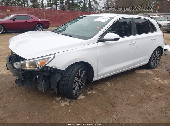 KMHH35LE5JU062126 2018 HYUNDAI ELANTRA GT White Vista tres cuartos delantera izquierda