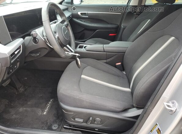 KMHL14JA4RA413972 2024 HYUNDAI SONATA Silver Вид салону спереду