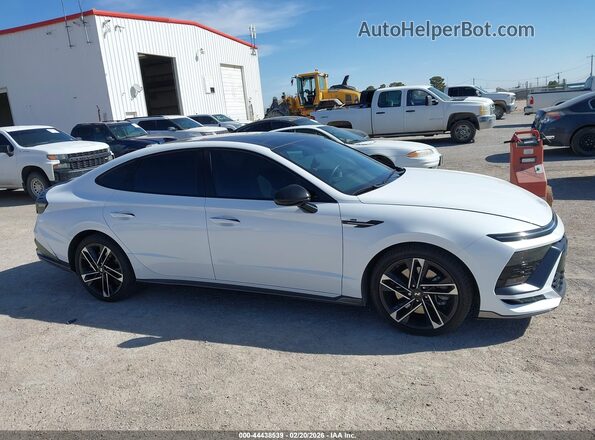 KMHL54JC3SA451155 2025 HYUNDAI SONATA White Rear interior view