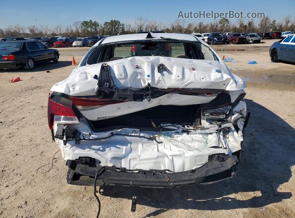 KMHLL4DG4RU795235 2024 HYUNDAI ELANTRA White Հետևի տեսք