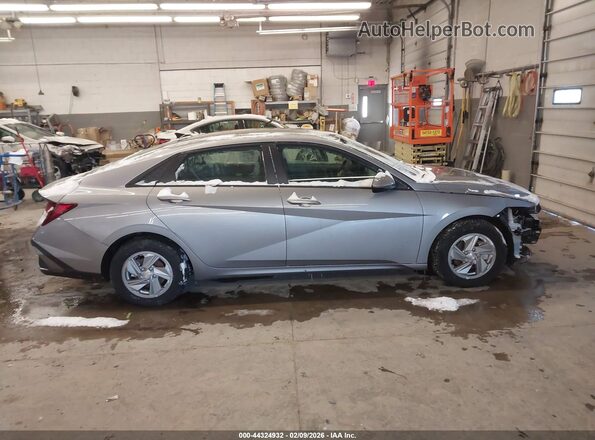 KMHLL4DG6SU076901 2025 HYUNDAI ELANTRA Gray Widok wnętrza z tyłu
