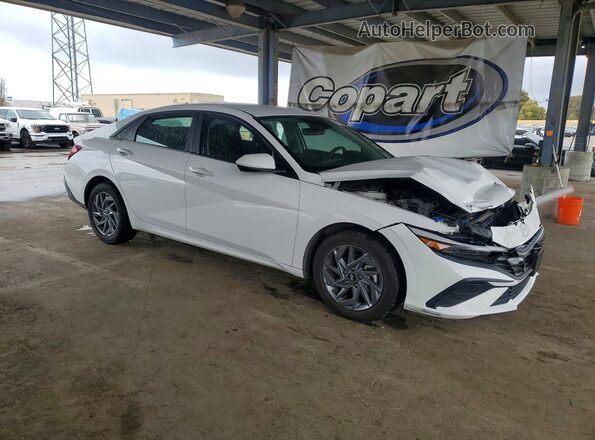 KMHLM4DG2RU731076 2024 HYUNDAI ELANTRA White 