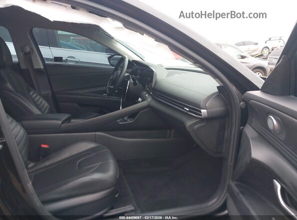KMHLP4DG9RU647666 2024 HYUNDAI ELANTRA Черный Вид салона спереди