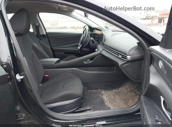 KMHLS4AG7PU616500 2023 HYUNDAI ELANTRA Black Вид салону спереду