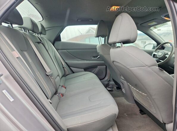 KMHLS4DG1SU878310 2025 HYUNDAI ELANTRA Серебряный Вид задних сидений