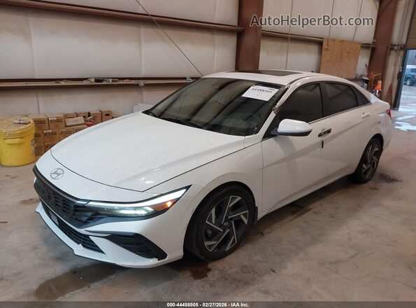 KMHLS4DG1SU933614 2025 HYUNDAI ELANTRA White წინა მარცხენა ხედი სამი მეოთხედიდან