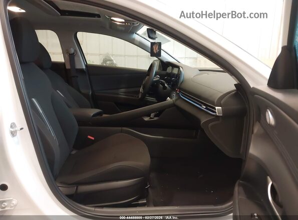 KMHLS4DG1SU933614 2025 HYUNDAI ELANTRA White წინა სალონის ხედი