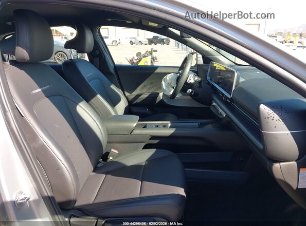 KMHM34AA8RA062207 2024 HYUNDAI IONIQ 6 Silver წინა სალონის ხედი