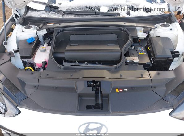 KMHM34AC3PA026083 2023 HYUNDAI IONIQ 6 White Widok z tyłu