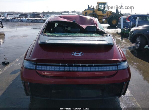 KMHM34AC6PA037563 2023 HYUNDAI IONIQ 6 Red Widok z przodu