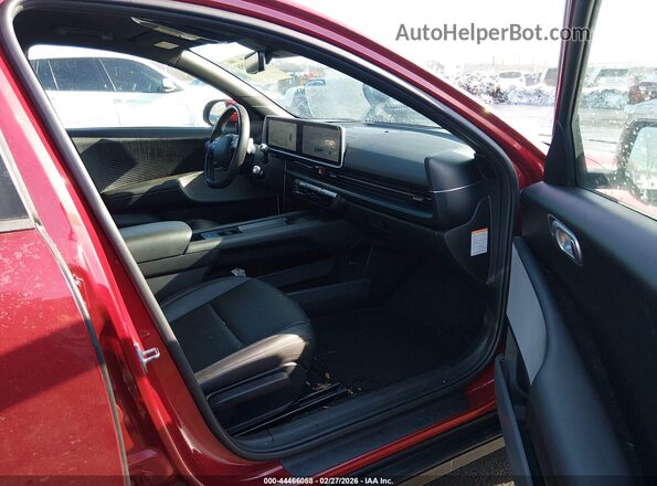 KMHM34AC6PA037563 2023 HYUNDAI IONIQ 6 Red Widok wnętrza z przodu