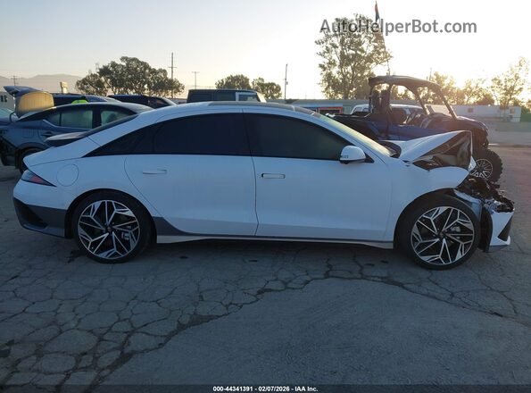 KMHM54AA4RA074008 2024 HYUNDAI IONIQ 6 White Սալոնի հետևի տեսք