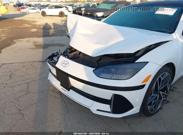 KMHM54AA4RA074008 2024 HYUNDAI IONIQ 6 White 