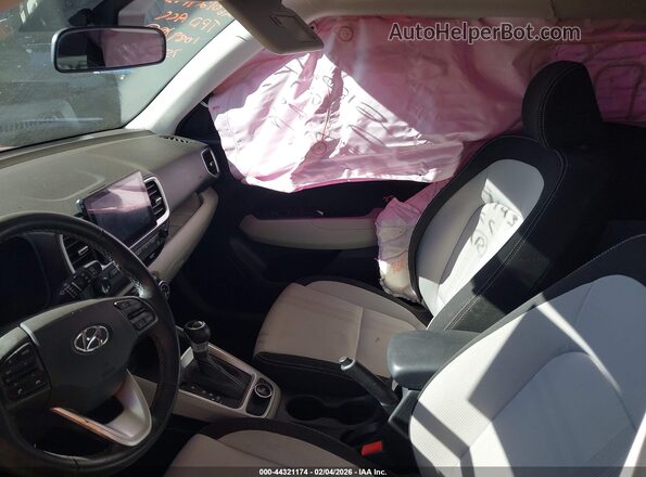 KMHRC8A33NU207595 2022 HYUNDAI VENUE Red Vista interior delantera